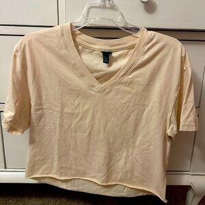 Wild and Fable cropped v-neck tee